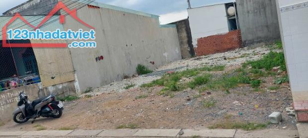 BÁN GẤP LÔ ĐẤT 200M2 Sổ hồng riêng full thổ cư cạnh Changshin Đồng Khởi chỉ 500m tới nơi