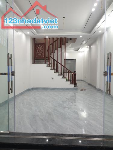 BÁN NHÀ ĐẸP 3.5 TẦNG 79M2 NGÕ TAXI ĐỖ CỬA ĐƯỜNG BÁI GIÁ 3 TỶ - 1