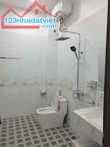 BÁN NHÀ ĐẸP 3.5 TẦNG 79M2 NGÕ TAXI ĐỖ CỬA ĐƯỜNG BÁI GIÁ 3 TỶ - 5
