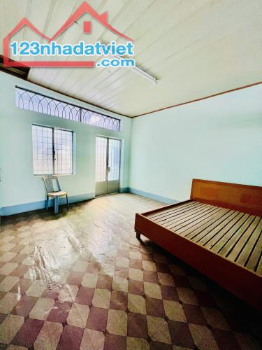 Bán nhà hẻm rộng Phạm Thế Hiển,P.6,Q.8,dt: 4 x 13 nhà xây 2 tầng 3 Tỷ 480. - 2