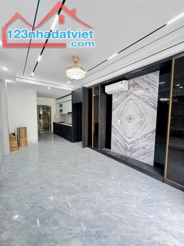 Nhà đẹp ở sướng lắm ý ạ. Nhà mới full nội thất cực đỉnh