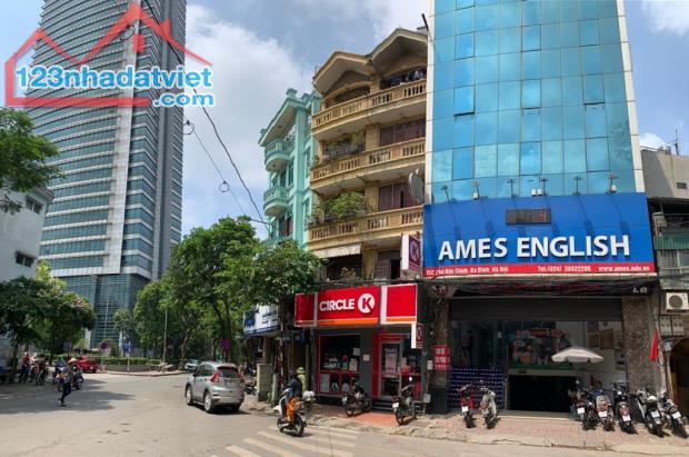 CHo thuê văn phòng 12 tầng, 152 Phó Đức Chính, Cửa Bắc trống DT 250m2, 125m2 giá chỉ từ 26