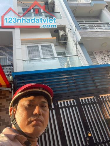 Bán nhà MT 3 tầng 4PN+3WC - Nguyễn Duy Quận 8 giá chỉ 5,9Tỷ còn TL