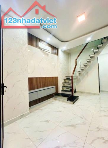 Nhà mới 5 tầng hẻm thông sát đường Nguyễn Văn Cừ P2Q5. 4 tỷ 50 triệu - 2