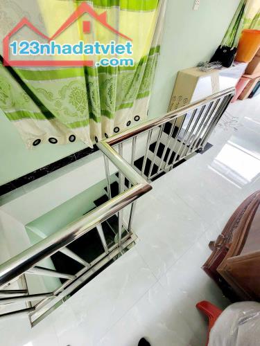 ♪ 1.63 tỷ Nhà 2 mê đúc, Kiệt thẳng ra đường Nguyễn Trãi, Phố Chợ Hải Châu, Triệu Nữ