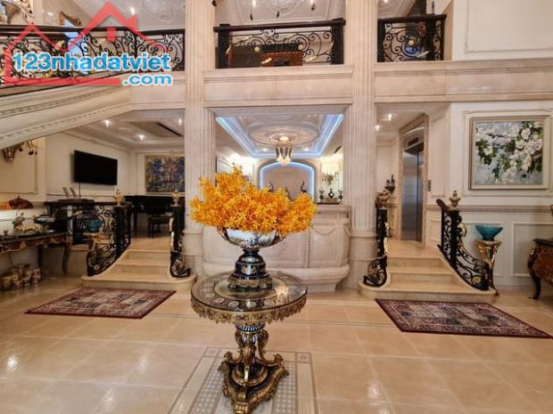 SIÊU BIỆT THỰ NGUYỄN KHÁNH TOÀN - 120 M2 - MT 23M - 69 TỶ-LÔ GÓC -THANG MÁY - KD ĐỈNH CAO