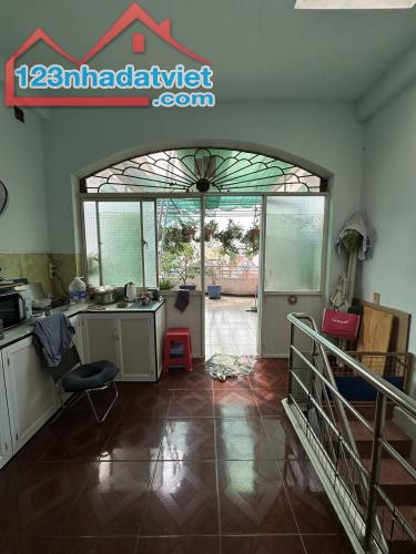 Bán căn nhà vị trí siêu đẹp – ngay mặt tiền đường Tân Hòa Đông, lộ giới 8m, sầm uất, 7.x t