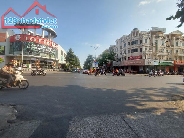 Hàng Xóm KTS cần bán nhà 5T ngang to 90m2 đẹp như Biệt Thự TT Gò Vấp - 2