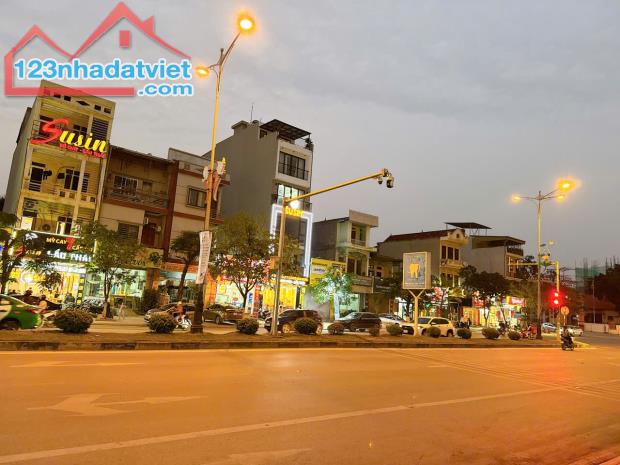 Bán nhà 3 tầng mặt phố Nguyễn Tất Thành, Liên Bảo, Vĩnh Yên, Vĩnh Phúc - 1