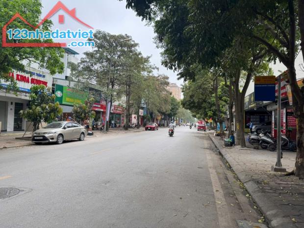 Đất đẹp hiếm đường 22m kinh doanh đỉnh Phố Phạm Khắc Quảng DT 40m2 . Giá 11.8 tỷ