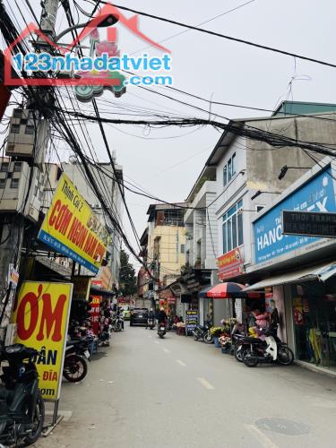 BÁN NHÀ 5 TẦNG TRỤC CHÍNH MẶT ĐƯỜNG KINH DOANH TẠI XÃ KIM CHUNG HUYỆN ĐÔNG ANH HÀ NỘI