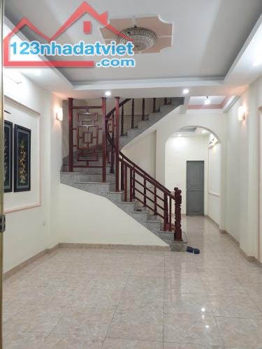 BÁN NHÀ ĐẸP 1.89 TỶ 3 TẦNG 45M2 ( ĐÔNG NAM ) NGÕ RỘNG PHÙ NGHĨA - 1