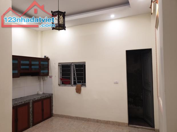 BÁN NHÀ ĐẸP 1.89 TỶ 3 TẦNG 45M2 ( ĐÔNG NAM ) NGÕ RỘNG PHÙ NGHĨA - 3