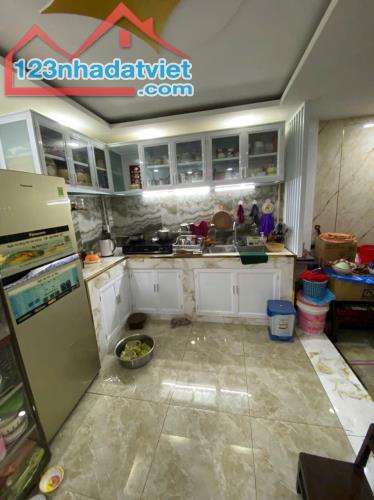HẺM XE HƠI TỚI CỬA --LÊ ĐÌNH CẨN BÌNH TÂN --62M2--2 TẦNG--GIÁ CHỈ :3_99 TỶ (TL)