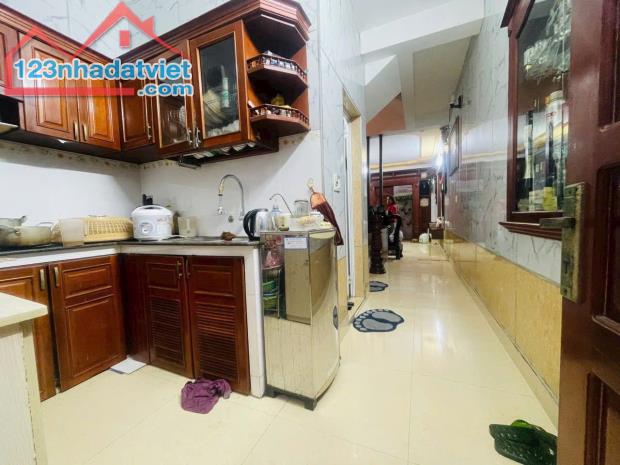 Chính chủ nhờ bán nhà tại Đội Văn, Trại Chuối, Hồng Bàng, Hải Phòng giá chỉ 2,55 tỷ - 3