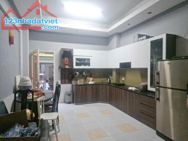 Bán nhà hẻm xe tải 2 mặt tiền trước sau Dương Bá Trạc Quận 8 chỉ nhỉnh 14 tỷ - 2