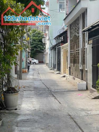 BÁN  HẺM XE HƠI 60 LÂM VĂN BỀN -DÒNG TIỀN 24TR/TH - NGANG GẦN 9M - 148M2, P. TÂN KIỂNG, Q7