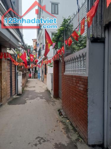 LÔ GÓC 2 THOÁNG - NHÀ ĐẸP LONG LANH - CÁCH 50M RA Ô TÔ - GIÁ TỐT NHẤT KHU VỰC