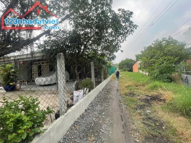 10455m2 đất mặt tiền đường Thanh Niên Hóc Môn giá 3.5 triệu/m2 - 2