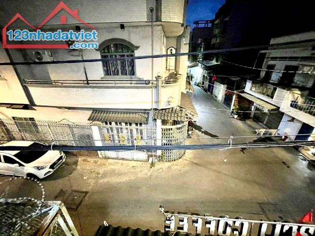 Cần bán gấp nhà lô góc 2 mặt tiền hẻm, xe hơi ngủ trong nhà Lý Thánh Tông khu VIP, 5.x tỷ