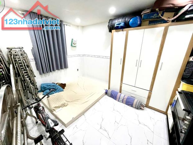 Cần bán gấp nhà lô góc 2 mặt tiền hẻm, xe hơi ngủ trong nhà Lý Thánh Tông khu VIP, 5.x tỷ - 2