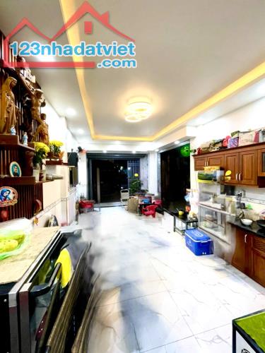 Cần bán gấp nhà lô góc 2 mặt tiền hẻm, xe hơi ngủ trong nhà Lý Thánh Tông khu VIP, 5.x tỷ - 1