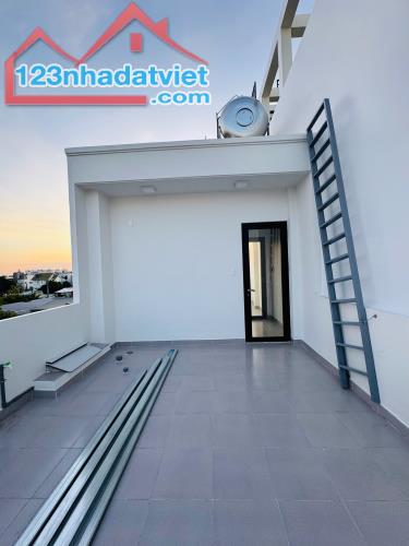 NHÀ MỚI DỌN VÔ Ở NGAY Ô TÔ NGỦ TRONG NHÀ GIẢM CHAOF200TR--64M2 --3 TẦNG - 3