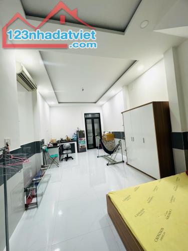 NHÀ MỚI DỌN VÔ Ở NGAY Ô TÔ NGỦ TRONG NHÀ GIẢM CHAOF200TR--64M2 --3 TẦNG - 5