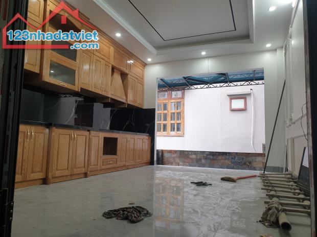 BÁN NHÀ  ĐẸP 5.8 TỶ 4 TẦNG 64M2 CÓ GARA Ô TÔ KHU ĐÔ THỊ THỐNG NHẤT - 3