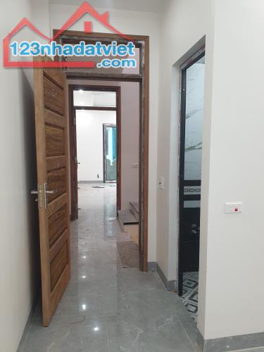 BÁN NHÀ  ĐẸP 5.8 TỶ 4 TẦNG 64M2 CÓ GARA Ô TÔ KHU ĐÔ THỊ THỐNG NHẤT - 5