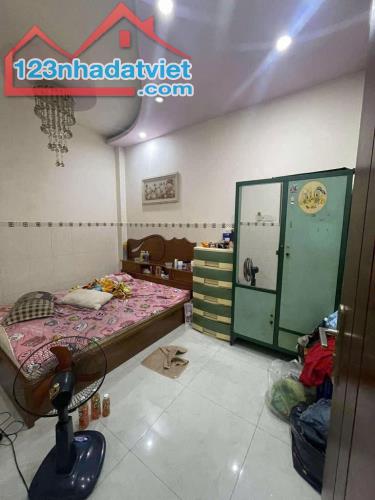 MẶT TIỀN KD - NGAY CẦU CHÀ VÀ QUẬN 8 - 4,2X21M - VUÔNG A4 - 3 TẦNG - KHÔNG LỘ GIỚI - 13.3T - 4