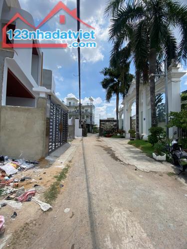 Bung 20 lô đất nền sổ riêng từng nền, ngay chợ Thạnh Phú