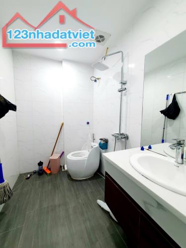 BÁN NHÀ MẶT PHỐ CỔ QUANG TRUNG HOÀNG HOA THÁM  CÙ CHÍNH LAN 4 TẦNG 75m MT5m GIÁ NHỈNH 17 T - 4