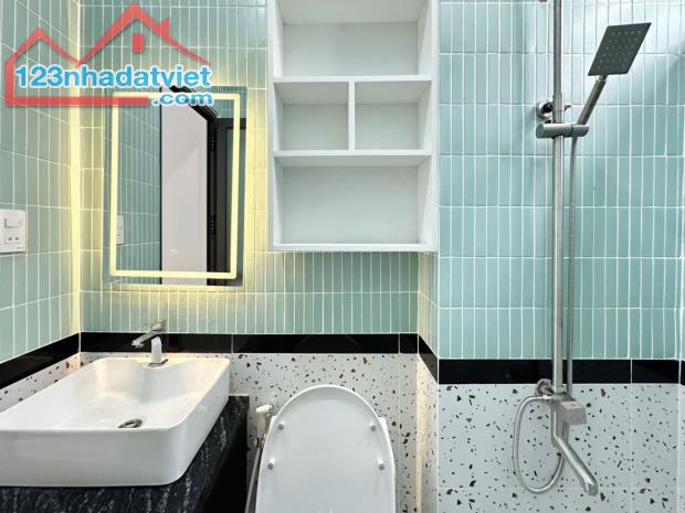 MẶT TIỀN TRẦN QUANG KHẢI KHU VIP QUẬN 1 - 3 TẦNG BTCT MỚI ĐẸP - FULL NỘI THẤT - 9.8 tỷ - 4