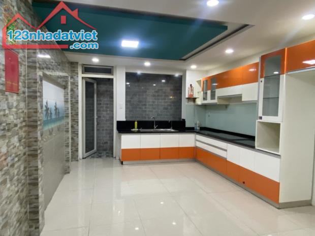 Bán nhà cực đẹp gần Đầm Sen , đang cho thuê 13tr, 58m2, 4 tầng ,chỉ hơn 6 tỷ - 2