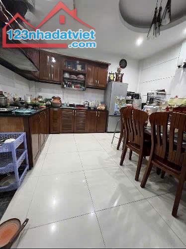 BÁN NHÀ 4 TẦNG TTQUẬN 1- LÊ THỊ RIÊNG- P.BẾN THÀNH-NGANG 4,8M X 14M- 5PN - 4WC - 23 TỶ - 1