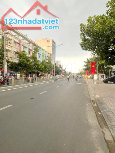 Bán nhà Mặt Tiền Tạ Quang Bửu P5 Q8 - Giá 16.5 Tỷ - 2