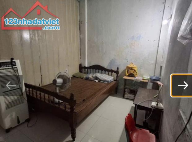 hiếm. chỉ 2 tỷ nhỉnh. bán đất tặng nhà c4 120m2 ô tô đỗ cửa, sát khu cn hoà cầm. - 1