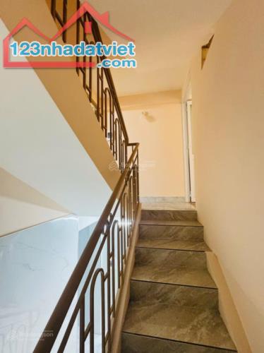 Bán nhà Nguyễn Trãi, Quận 5, 5 tầng 6PN, sổ vuông vức, hoàn công đủ, không lộ giới giá - 2