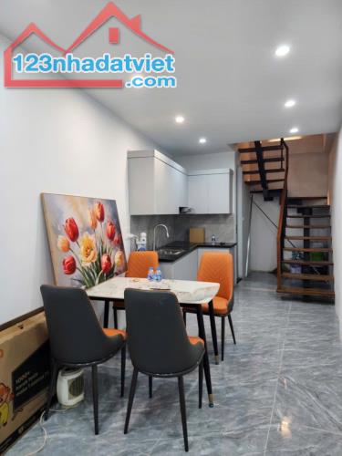 NHÀ ĐẸP LÔ GÓC- 2thoáng vĩnh viễn - 5tầng mới coong -3 bước ra phố Trương Định chỉ hơn 5ty - 5
