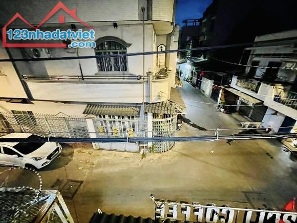 LÔ GÓC SIÊU HIẾM - 2 MẶT TIỀN - GẦN TÔ HIỆU ĐẦM SEN -64M - 3 TẦNG 5 TỶ X