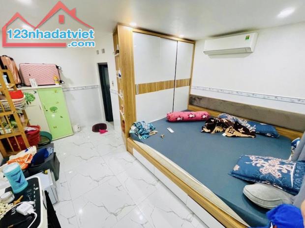LÔ GÓC SIÊU HIẾM - 2 MẶT TIỀN - GẦN TÔ HIỆU ĐẦM SEN -64M - 3 TẦNG 5 TỶ X - 3