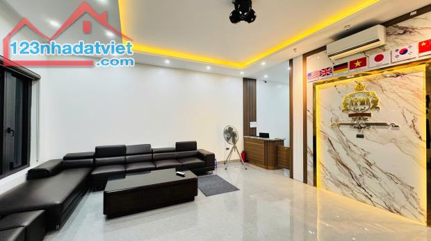 Bán khách sạn đang kinh doanh tốt tại Bãi Cháy