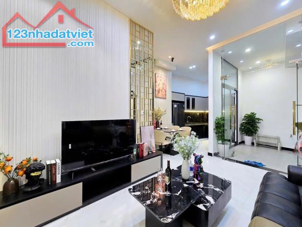 Nhà 3 tầng đẹp mê li chỉ cần xách vali vào ở. Kiệt Mai Lão Bạng. Mặt tiền rộng hơn 7m - 1