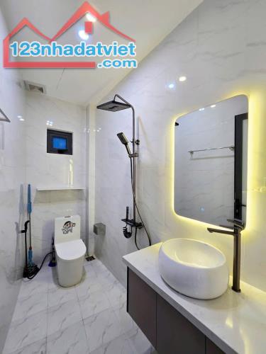 Nhà 3 tầng đẹp mê li chỉ cần xách vali vào ở. Kiệt Mai Lão Bạng. Mặt tiền rộng hơn 7m - 3