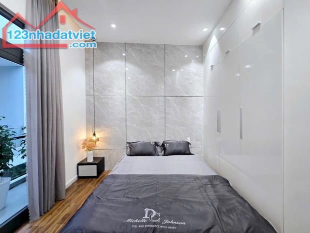 Nhà 3 tầng đẹp mê li chỉ cần xách vali vào ở. Kiệt Mai Lão Bạng. Mặt tiền rộng hơn 7m - 4