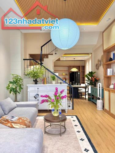 Nhà 3 tầng kiệt Bình An 7 . Full nội thất xịn xò chỉ cần xách vali vào ở ngay