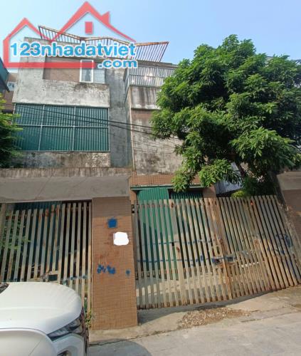 Biệt thự xây thô 4 tầng ĐTM Văn Phú, DT 240m2, MT 12m, 39.5 tỷ Hà Đông