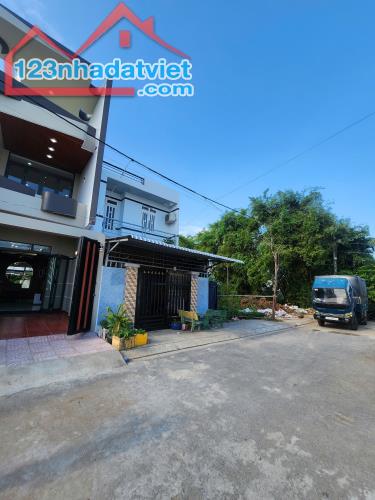 Bán Nhà đường nhựa, SHR có hoàn công Giáp Chợ Bình Chánh. - 1