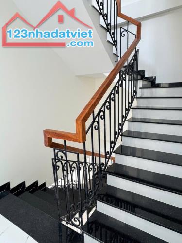 Bán nhà quận 11, đường Hòa Bình, 65m2, hẻm 8m thông, 5 tầng, 9.9 tỷ - 3